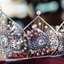 Новая корона Мисс Россия от Mercury из белого золота, украшенная бриллиантами, сапфирами, рубинами и жемчугом